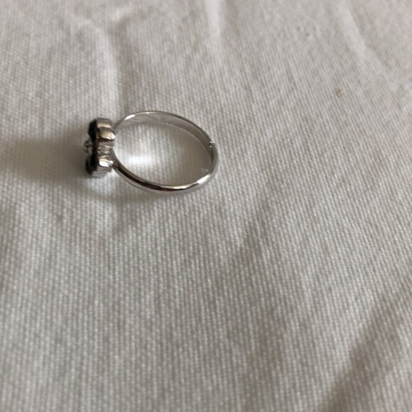 Ring with black stone - Picture 2 of 3